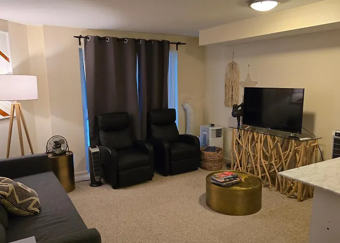Lovely 1 Bedroom Condo In The Heart Of Seattle!